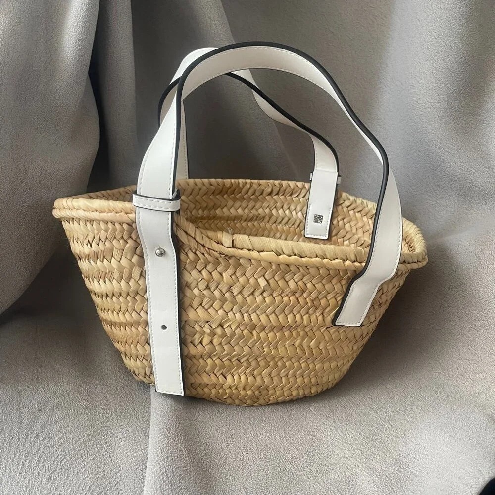 🎊Loewe Natural & White Tote Bag - Picture 4 of 8